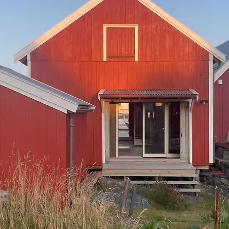 Seaside Boathouse In Veiholmen * Smola