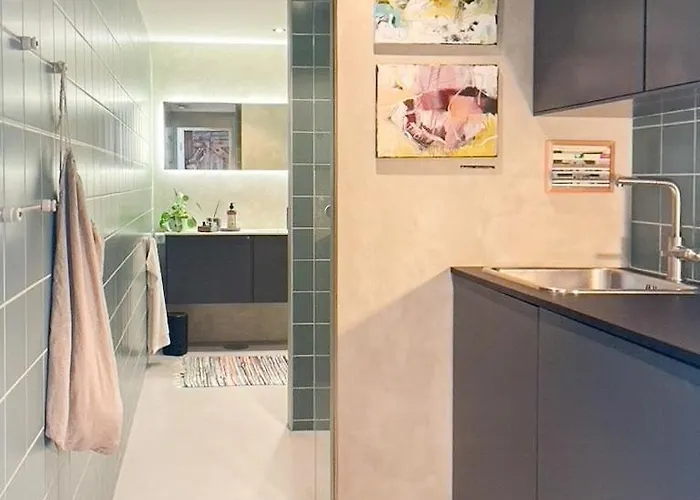 Seaside Boathouse In Veiholmen